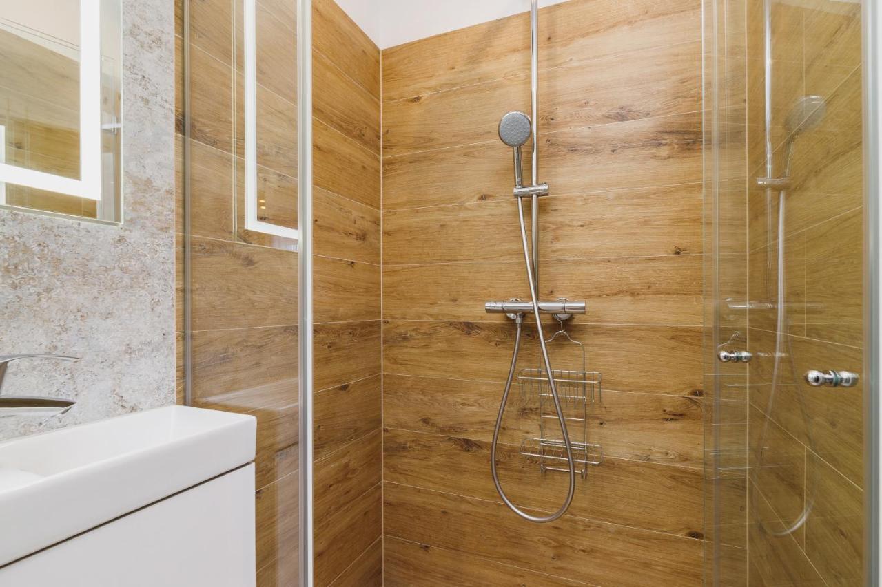 Studio Apartment Daszynskiego Cracow By Noclegi Renters Krakow Bagian luar foto